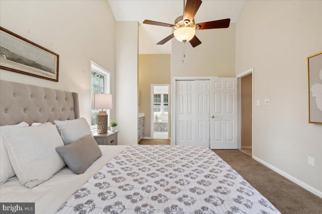 12591 Cross Hollow Ct