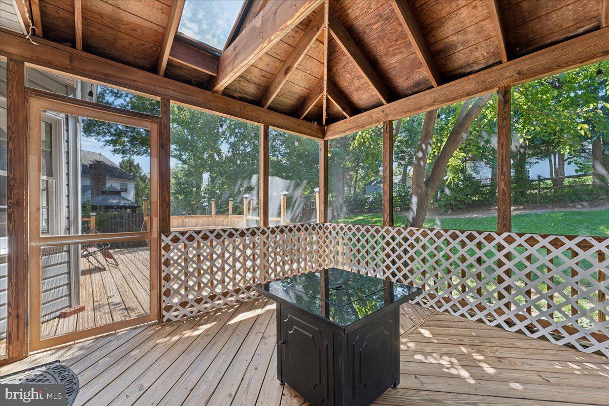 12591 Cross Hollow Ct