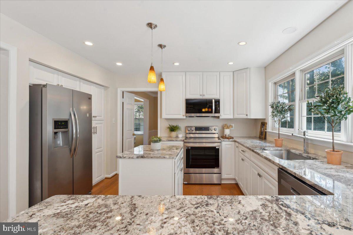 12591 Cross Hollow Ct