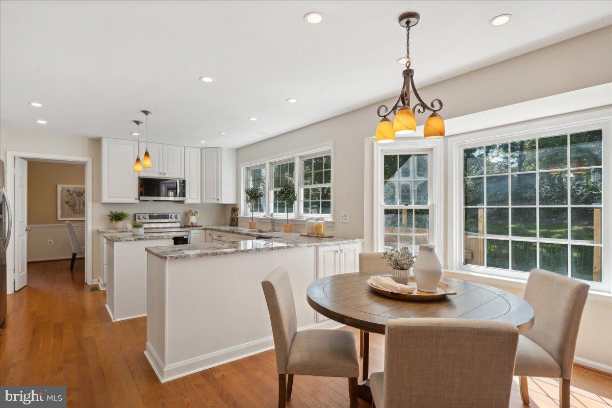 12591 Cross Hollow Ct