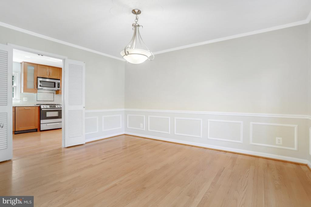 7224 VAN NESS CT
