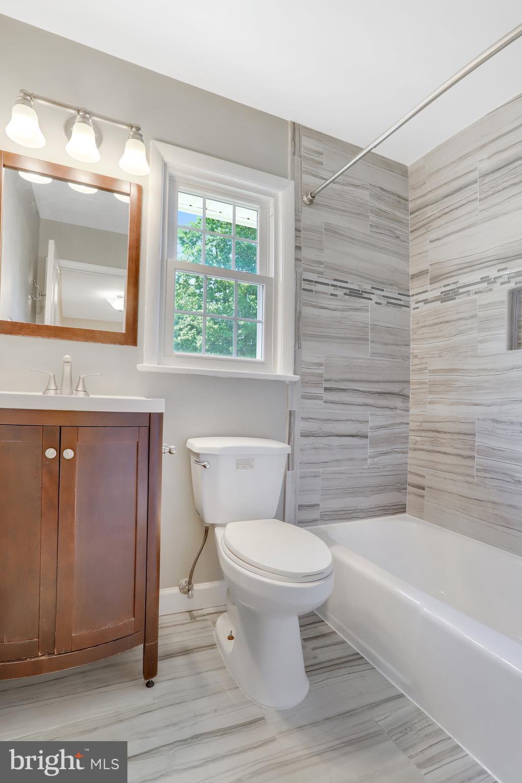 7224 VAN NESS CT