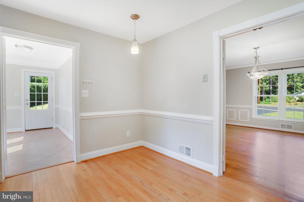 7224 VAN NESS CT