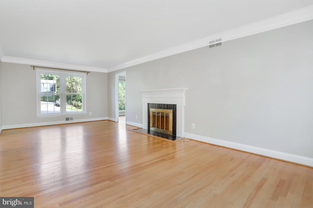 7224 VAN NESS CT