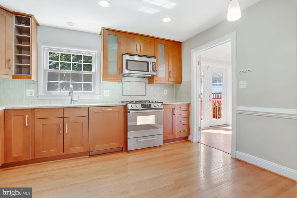 7224 VAN NESS CT