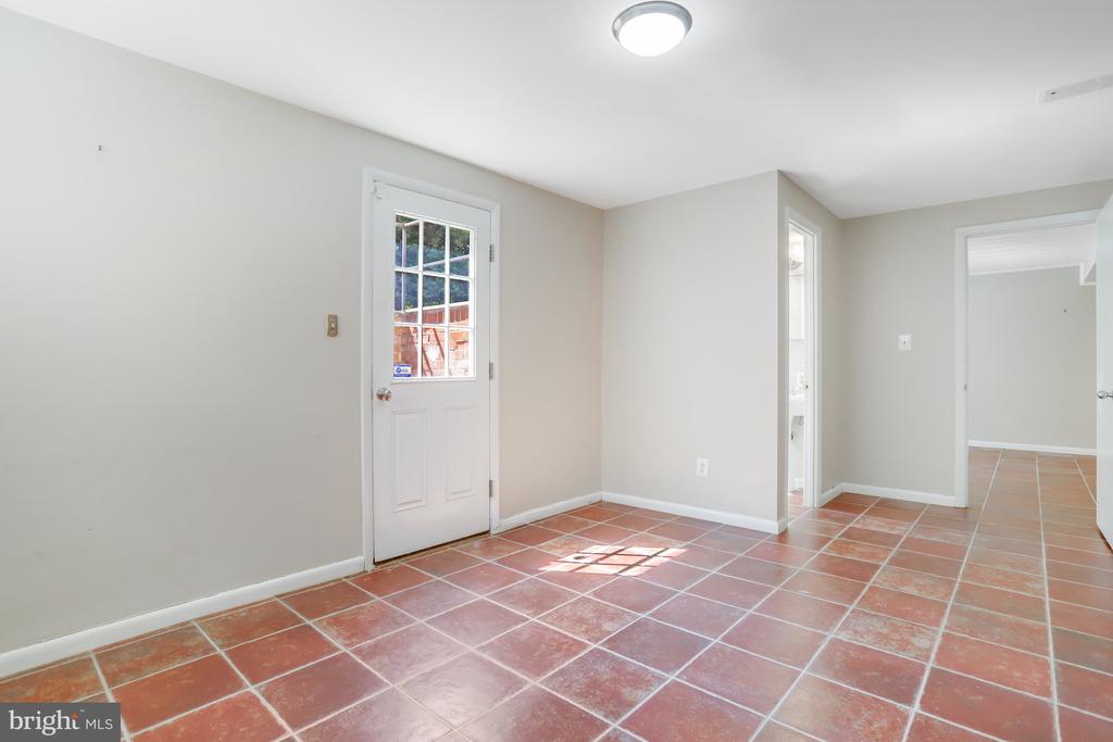 7224 VAN NESS CT