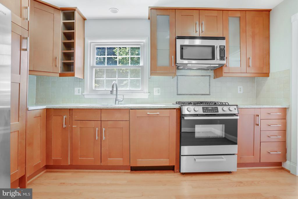 7224 VAN NESS CT