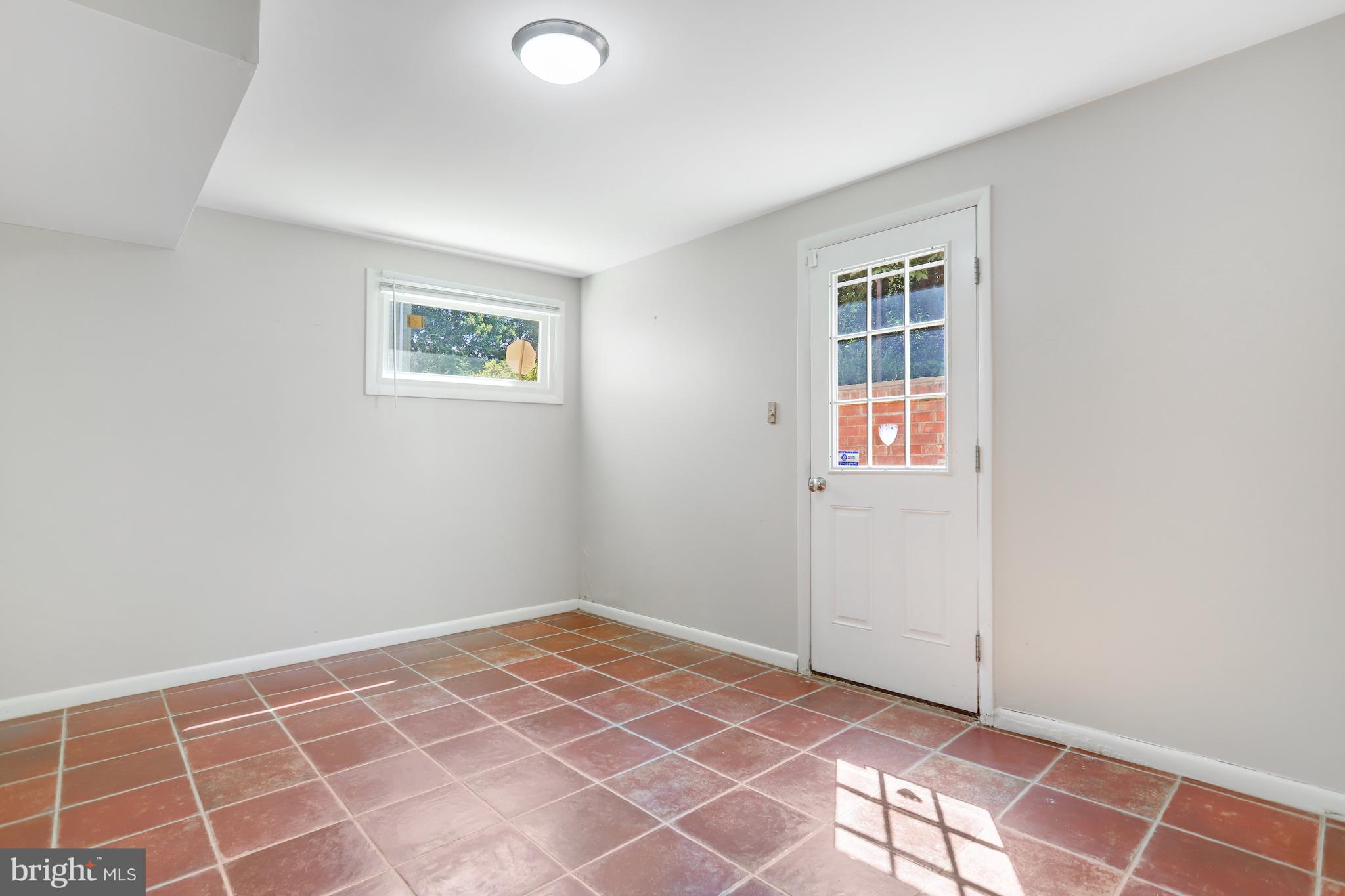 7224 VAN NESS CT