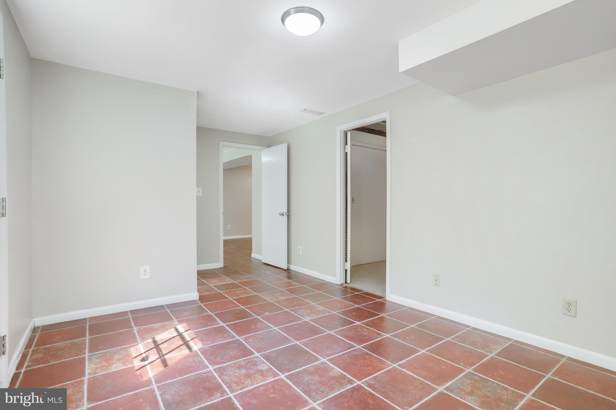 7224 VAN NESS CT