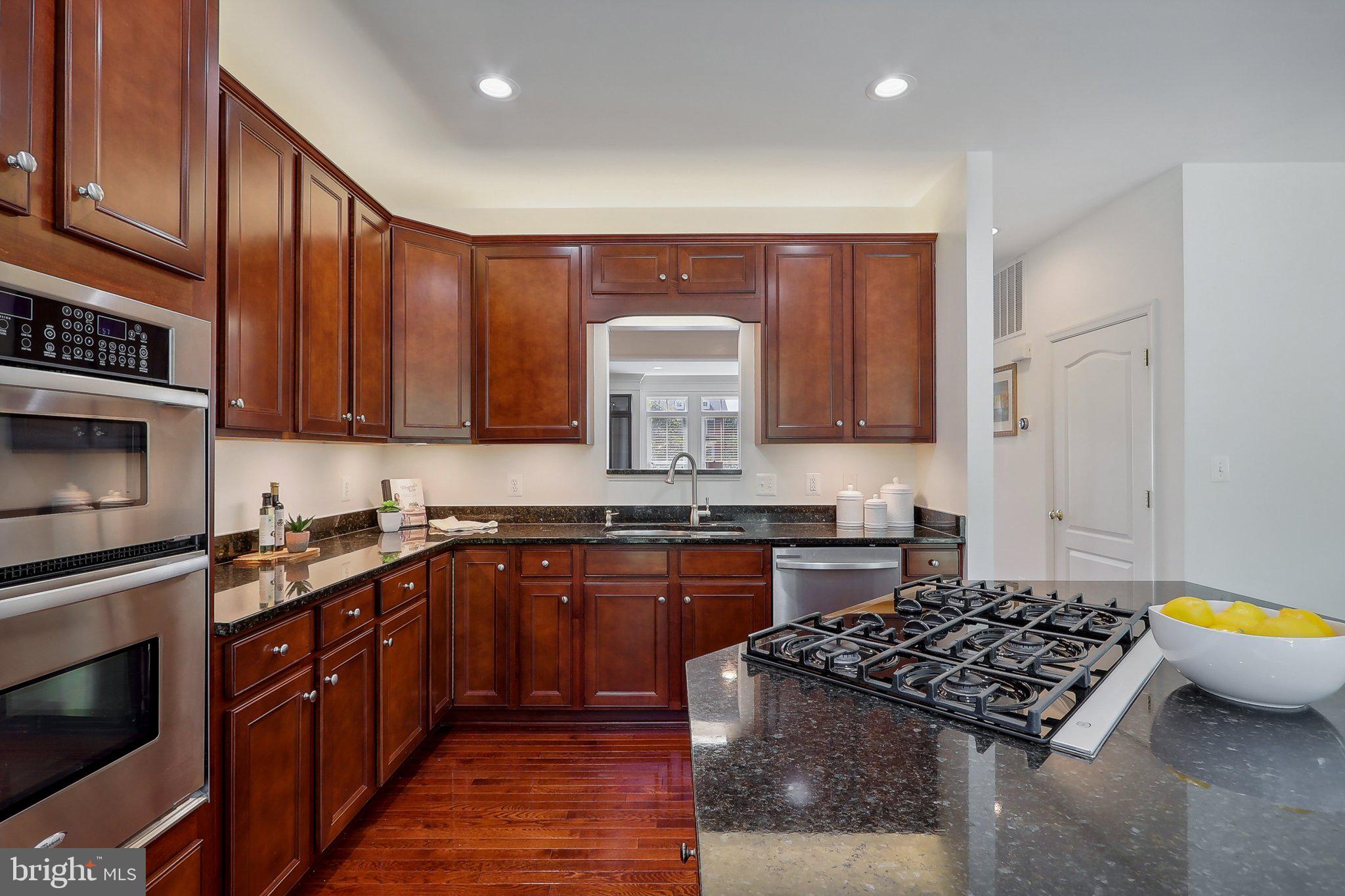 519 Hollingsworth Ter