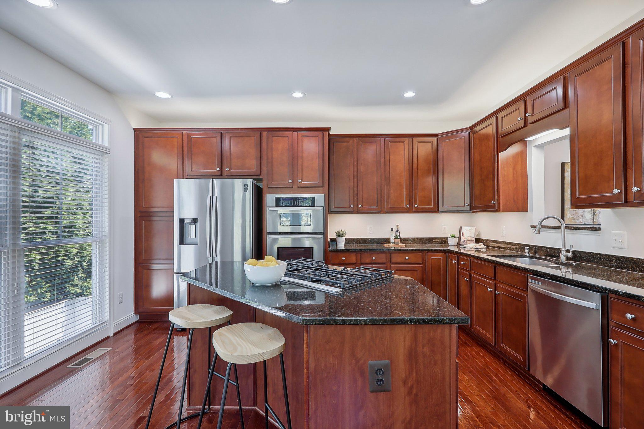 519 Hollingsworth Ter