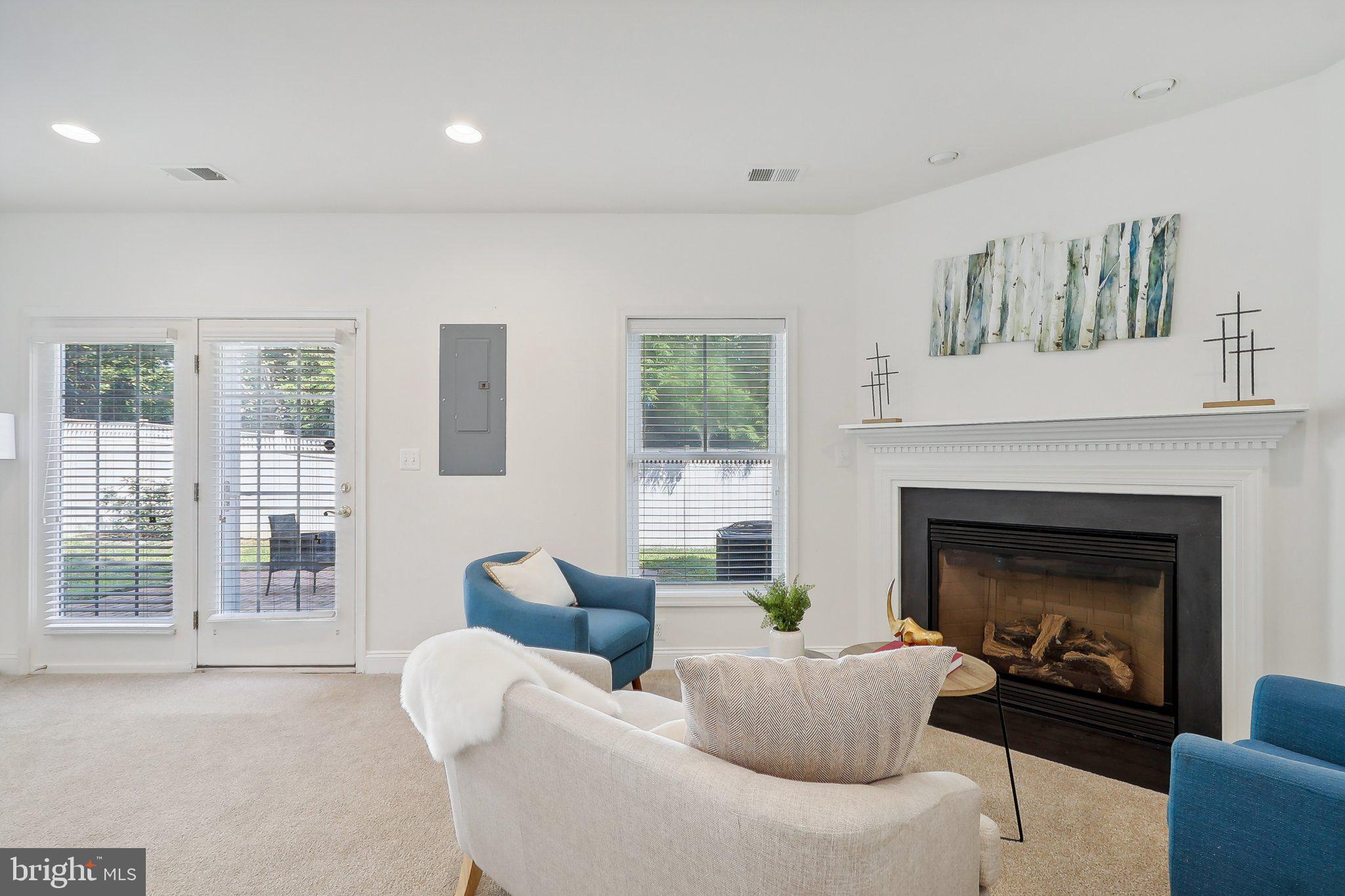 519 Hollingsworth Ter