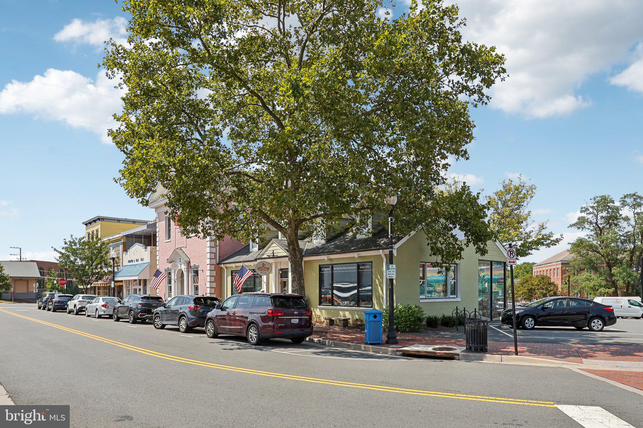 519 Hollingsworth Ter