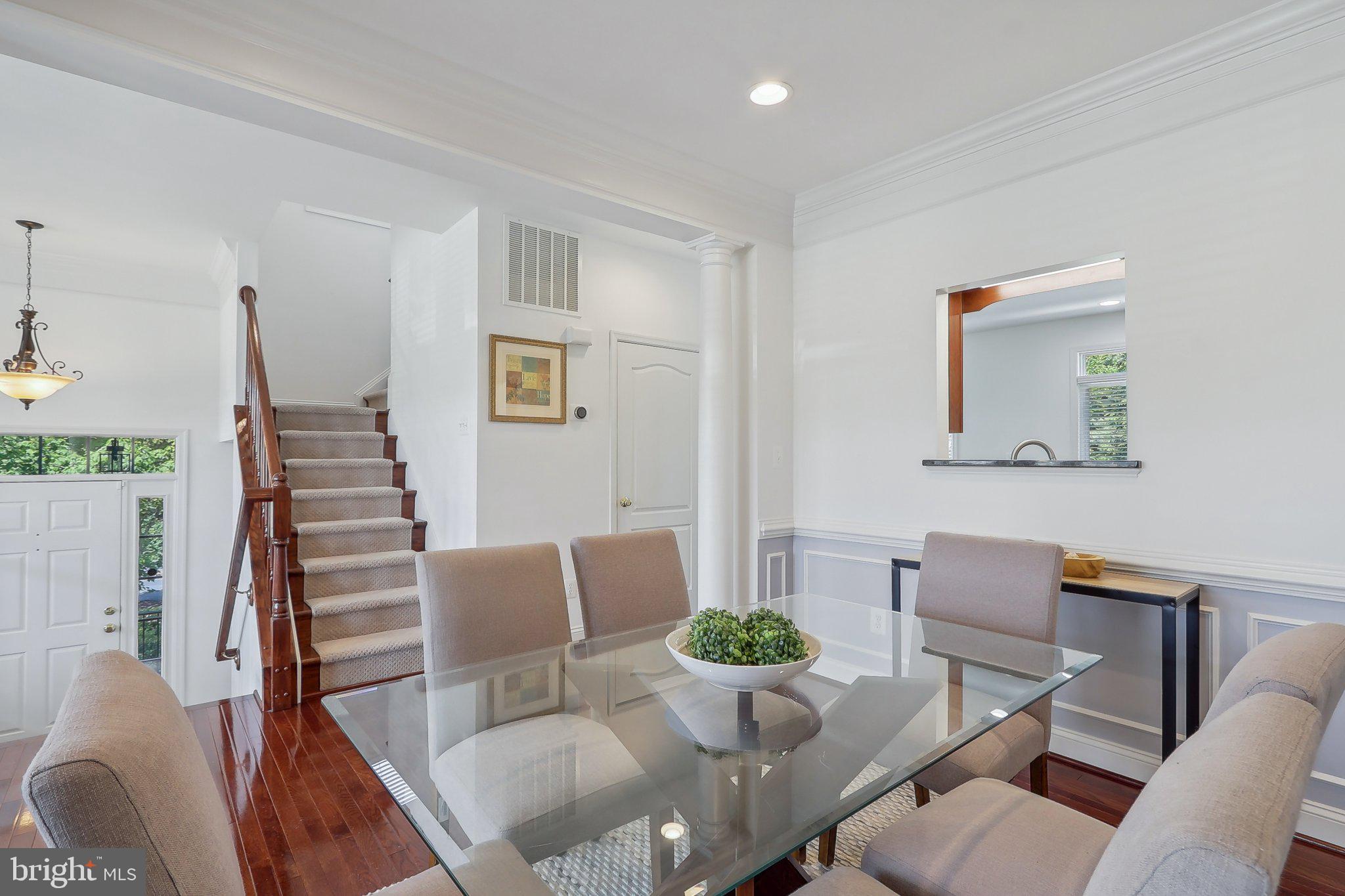 519 Hollingsworth Ter