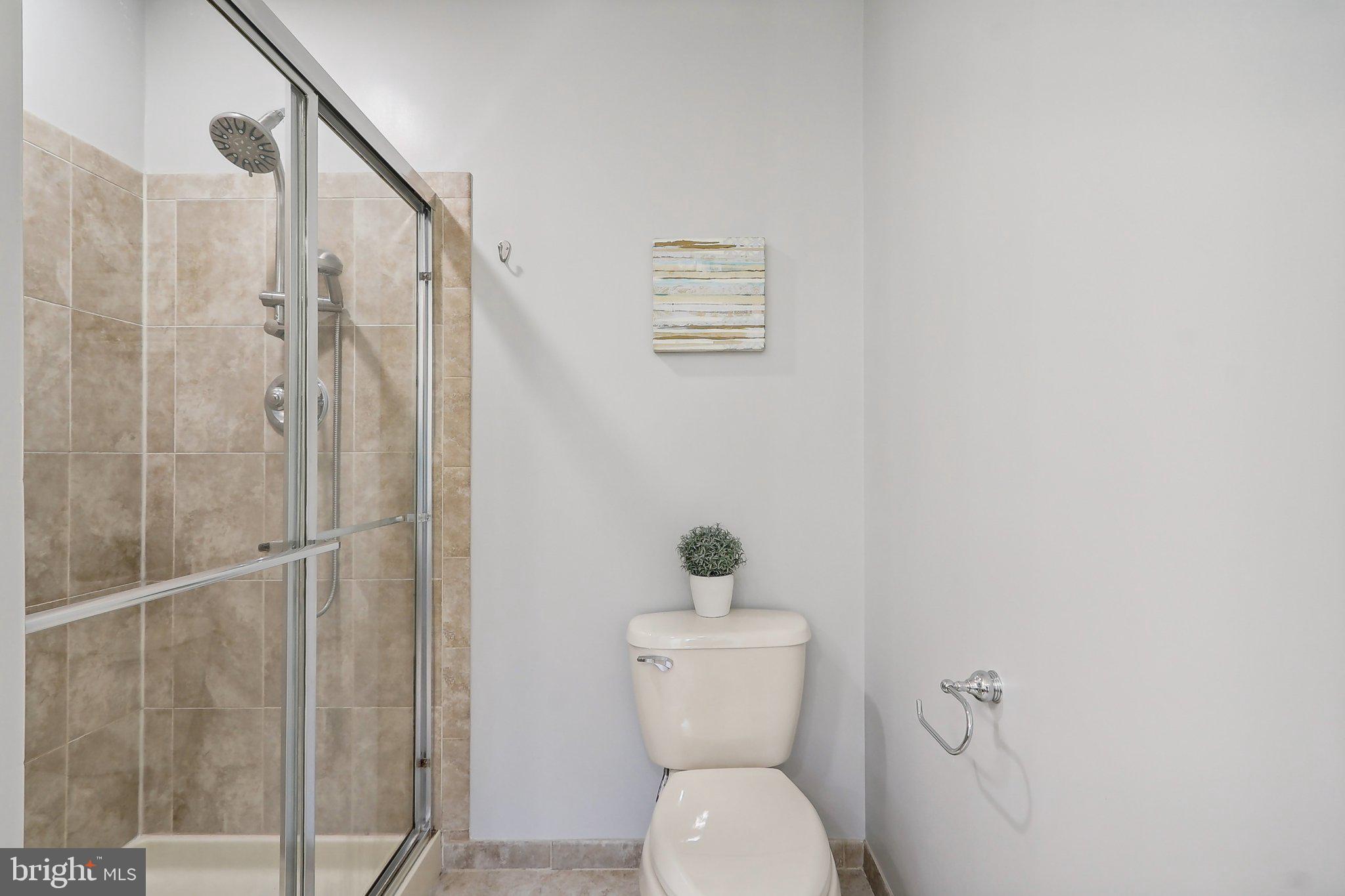 519 Hollingsworth Ter