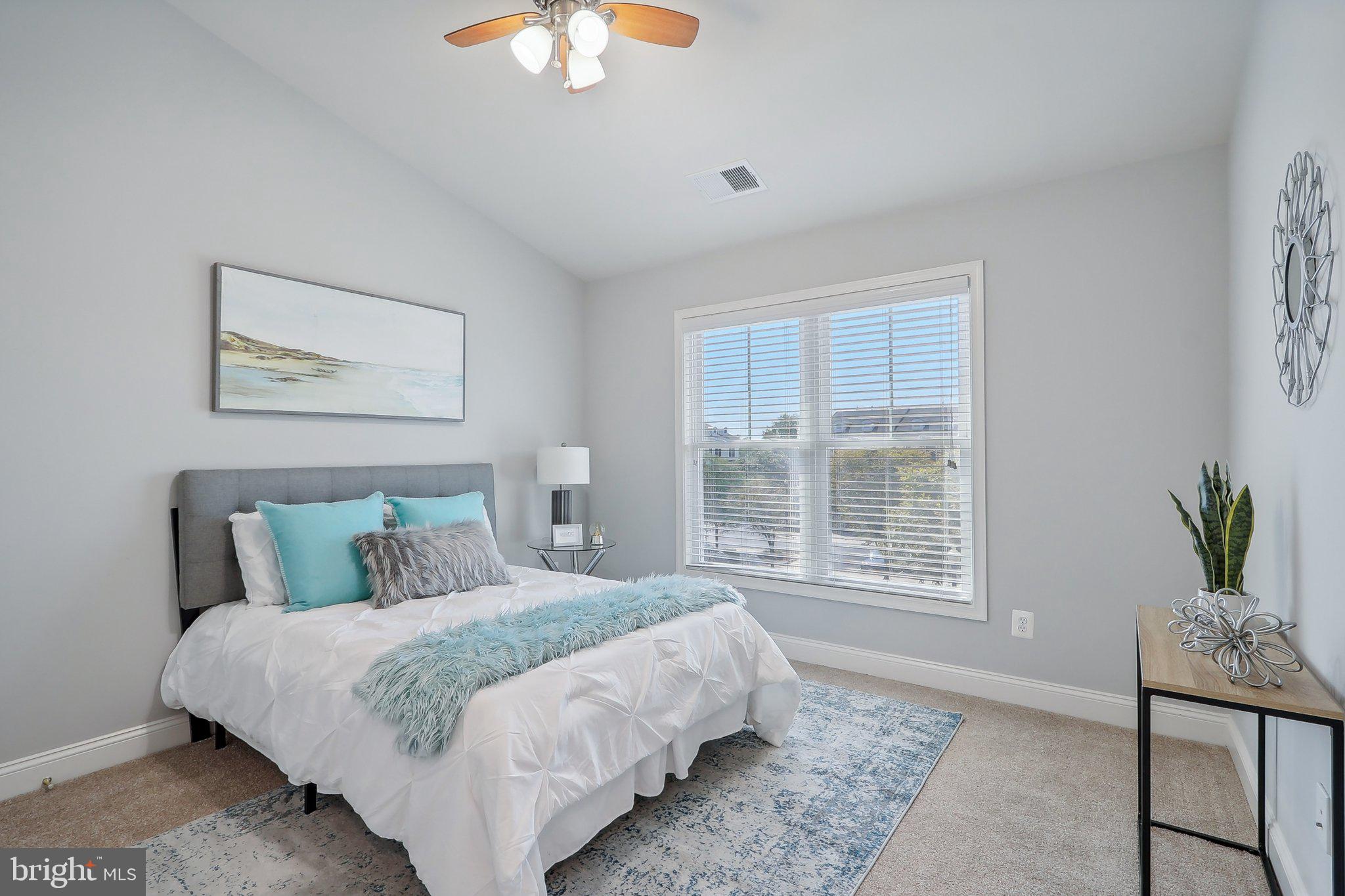 519 Hollingsworth Ter