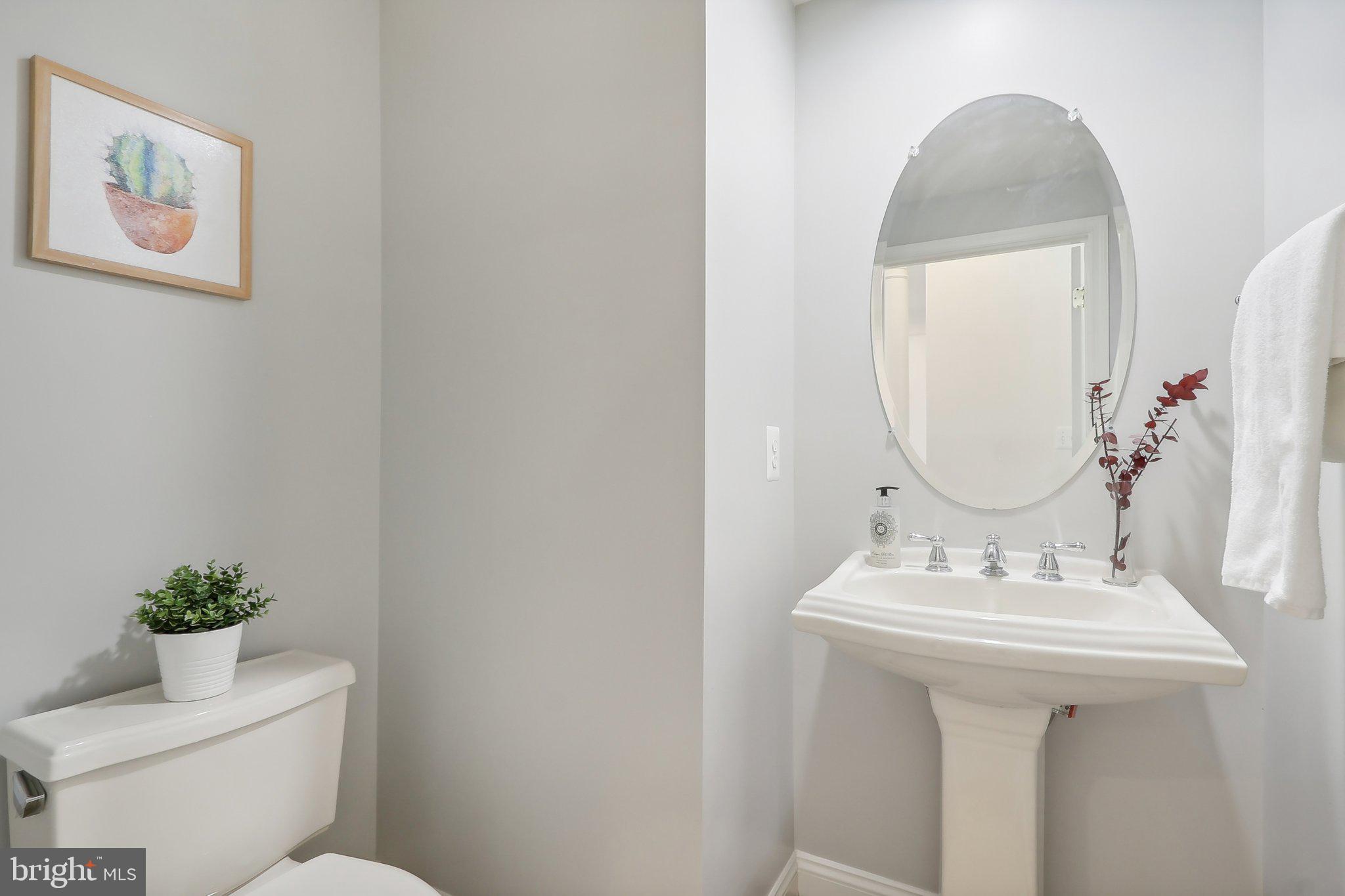 519 Hollingsworth Ter