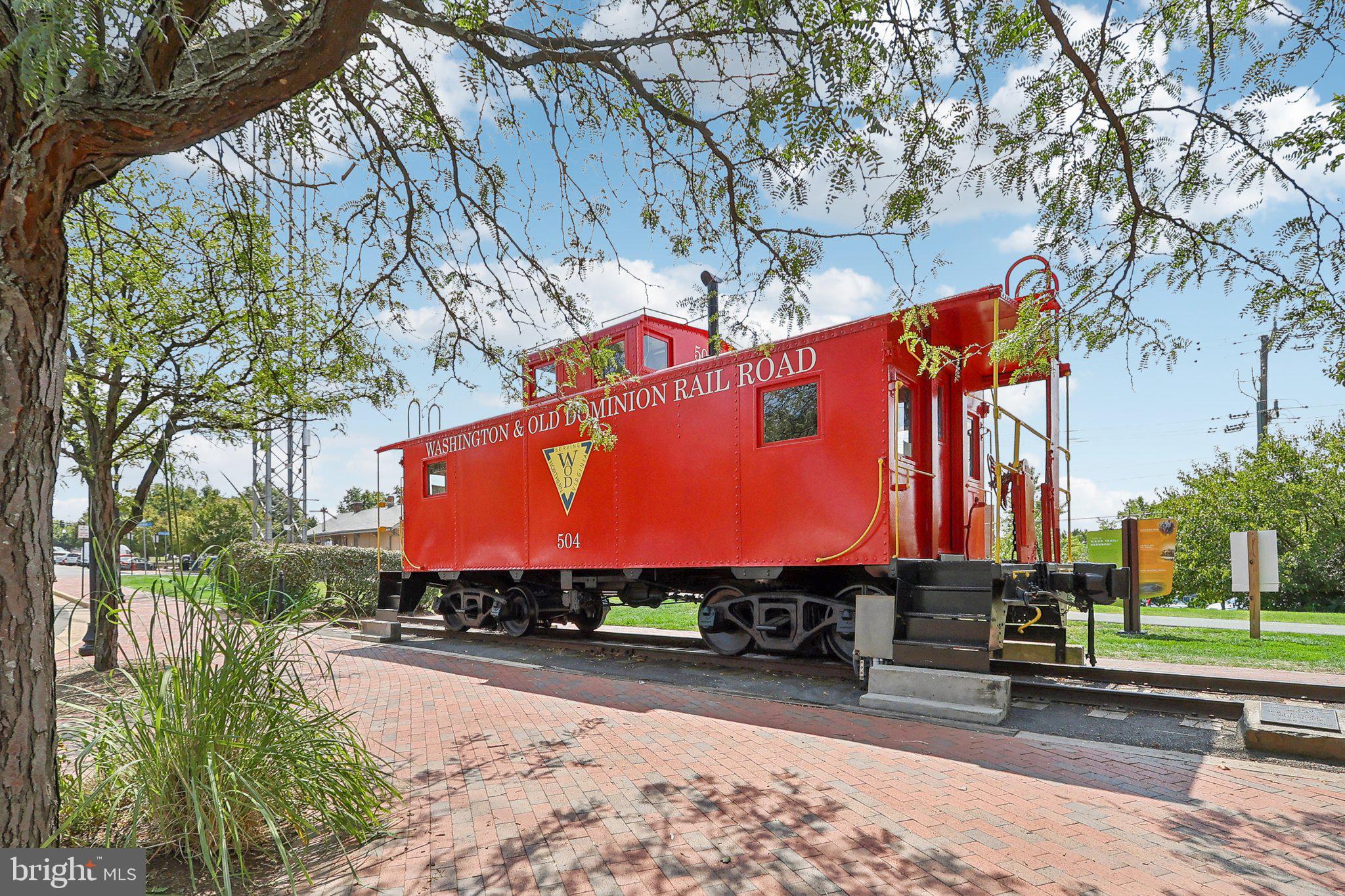 519 Hollingsworth Ter