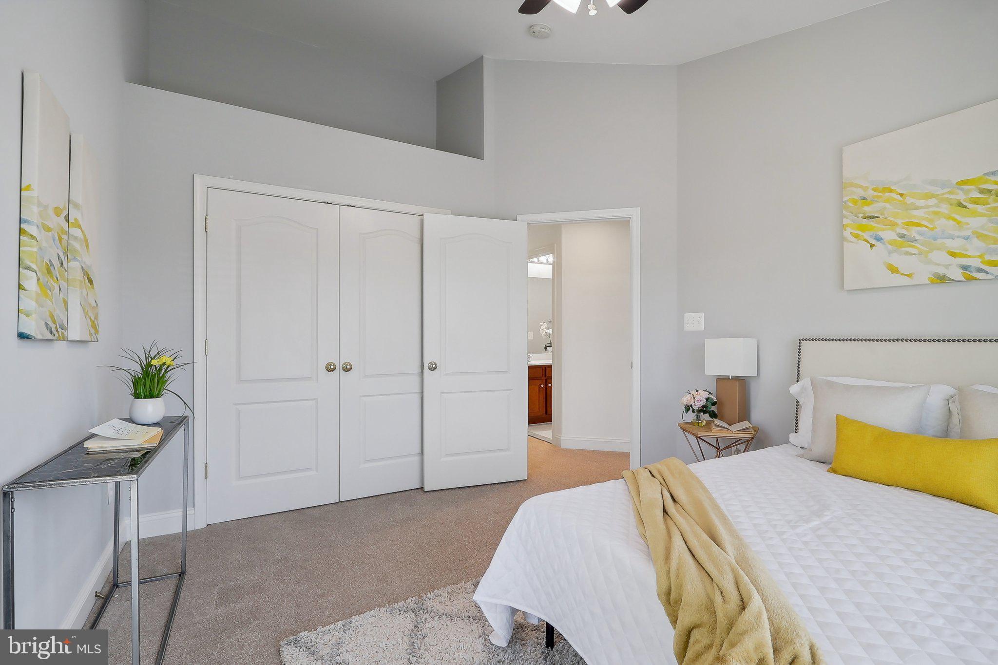 519 Hollingsworth Ter