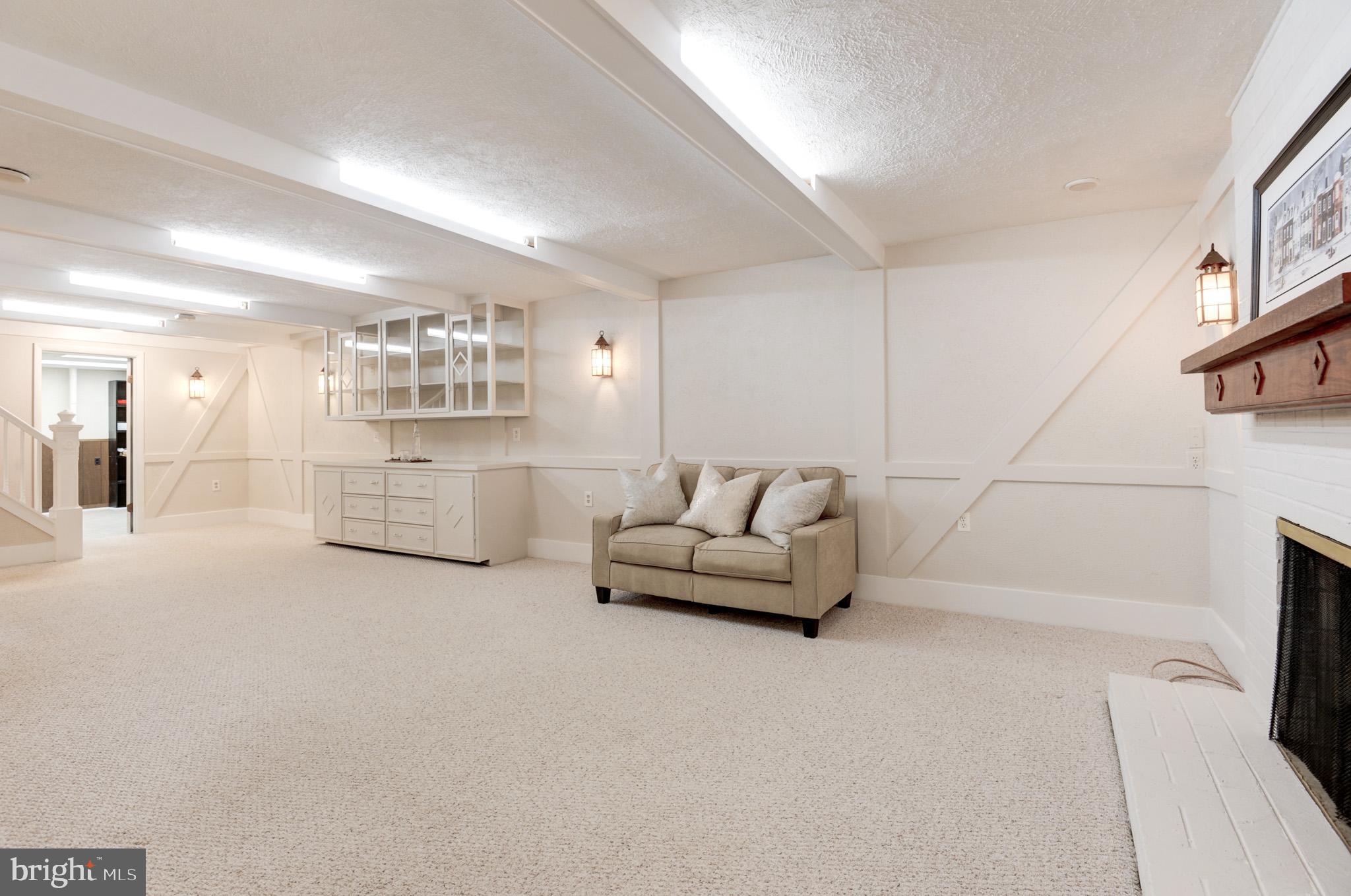 2500 E Meredith Dr