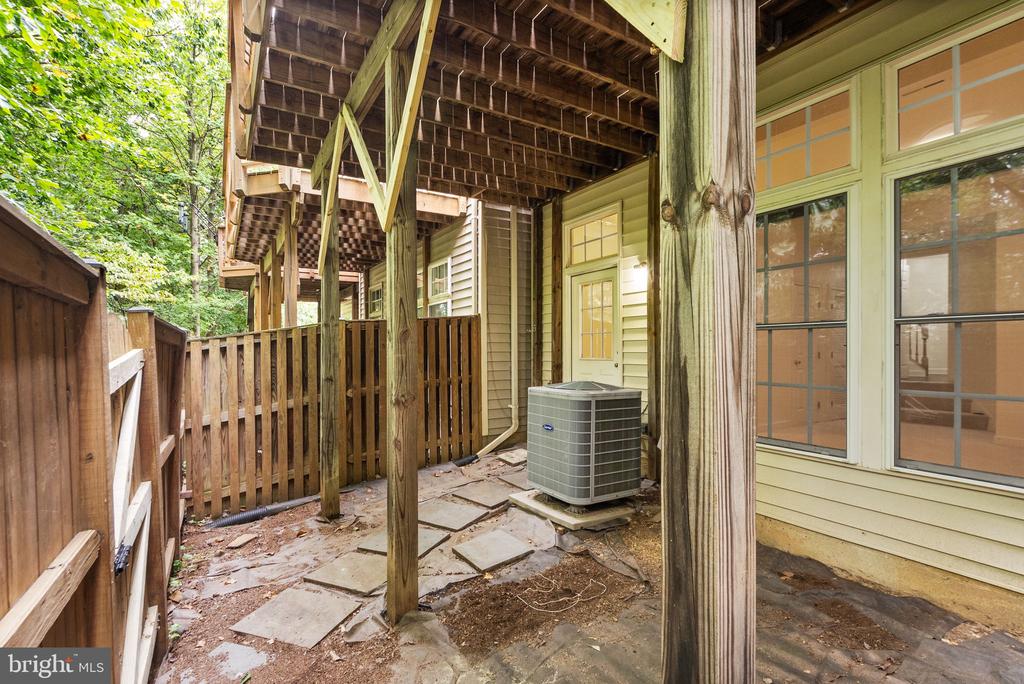 6635 Debra Lu Way