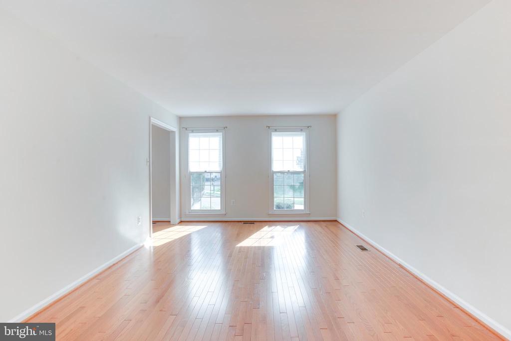 2100 ROBIN WAY CT