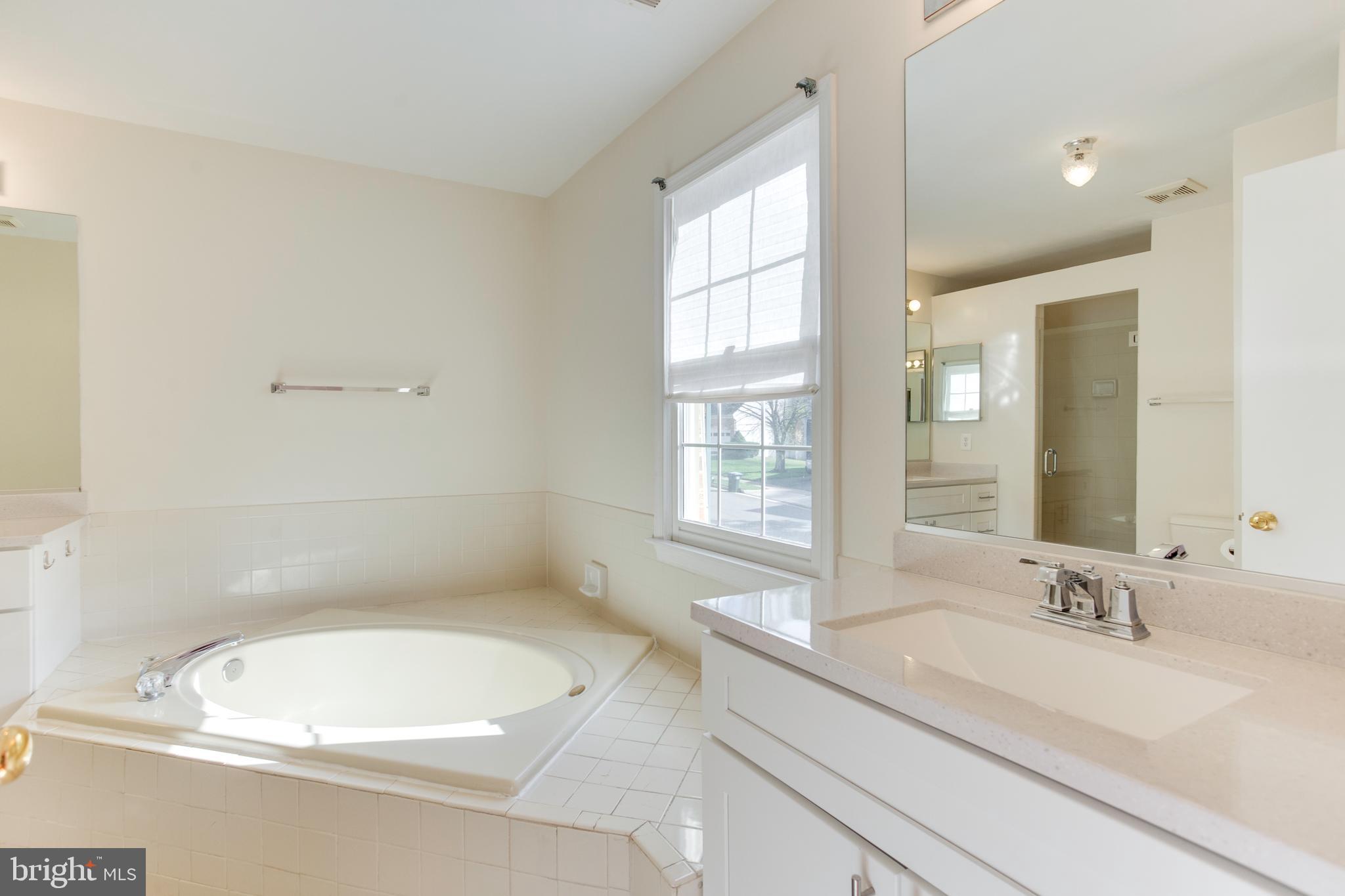 2100 ROBIN WAY CT