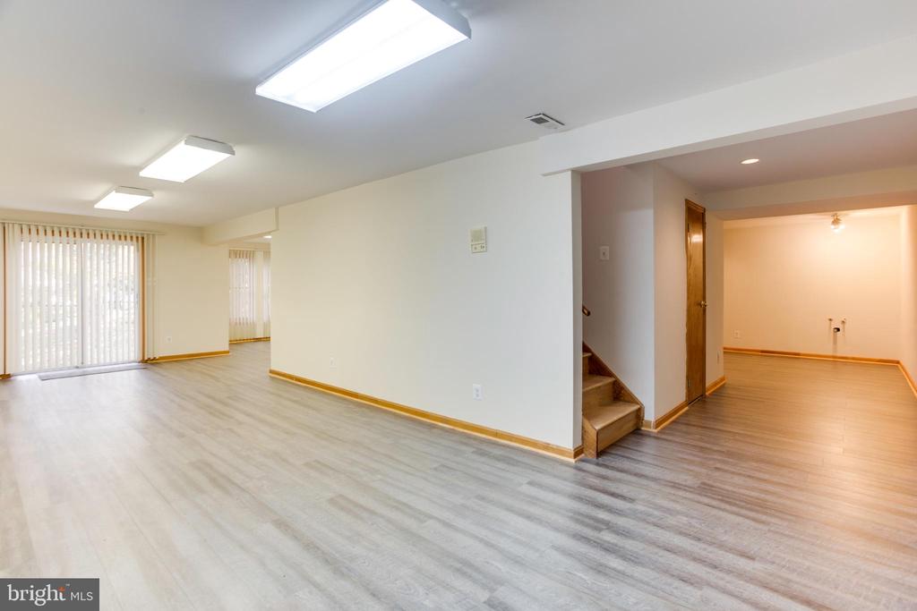2100 ROBIN WAY CT