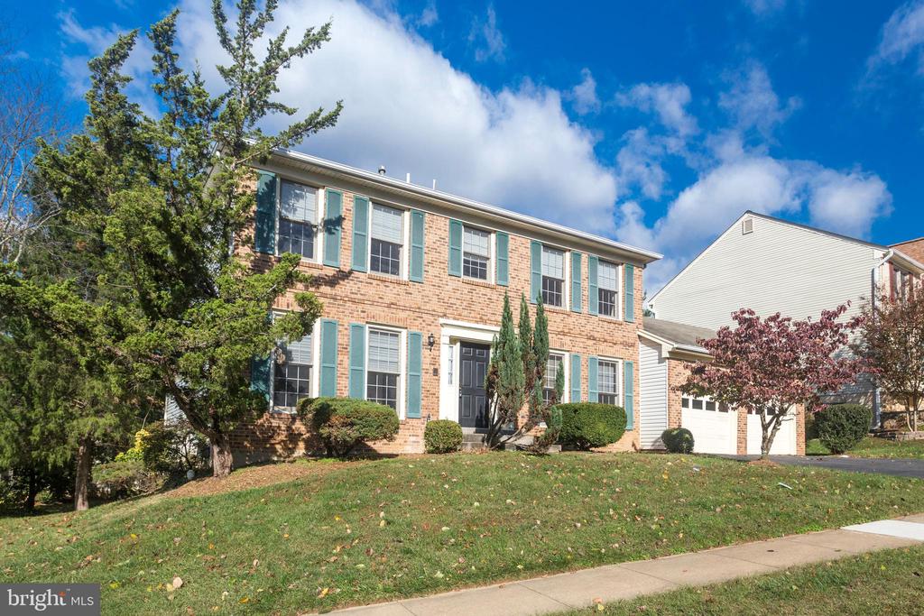 2100 ROBIN WAY CT