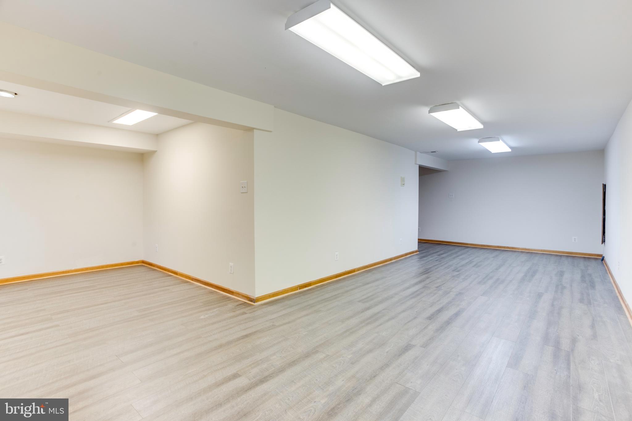 2100 ROBIN WAY CT