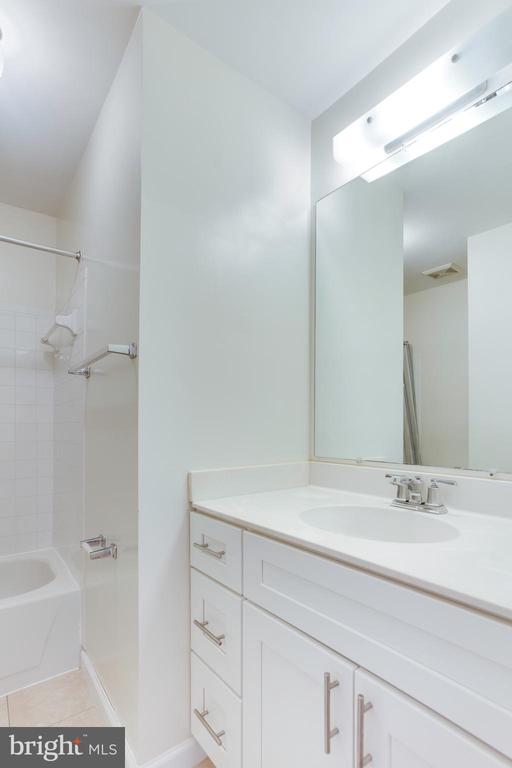 2100 ROBIN WAY CT