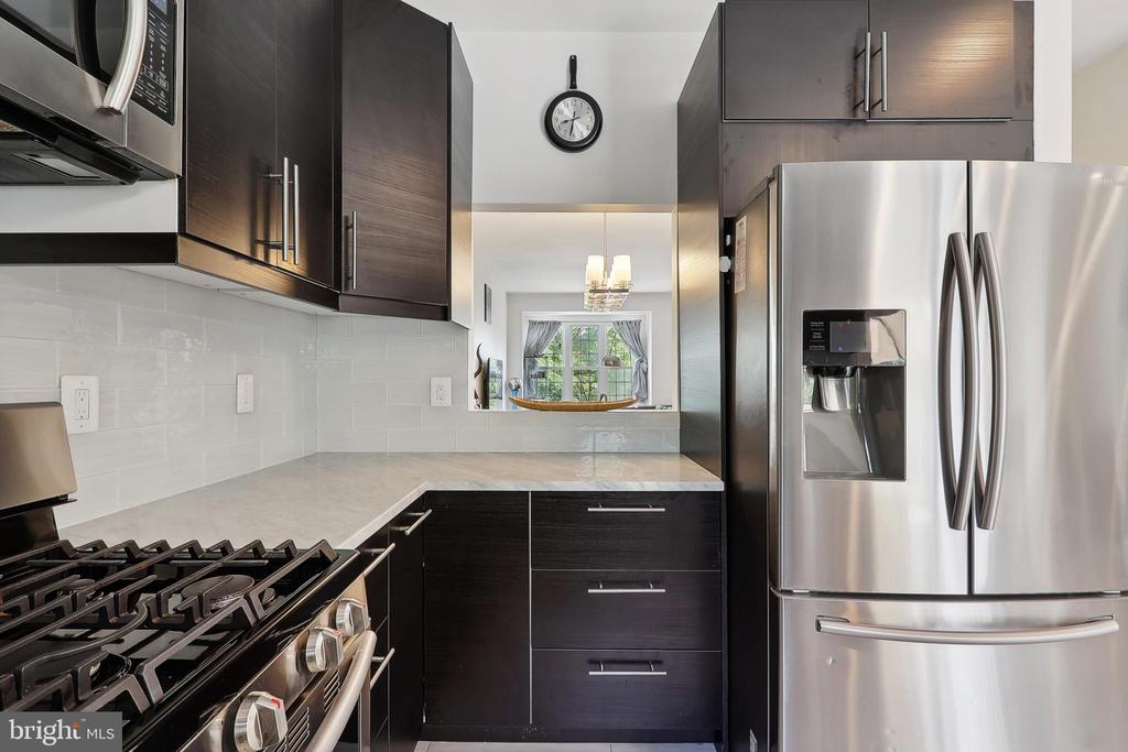 2490 Clover Field Cir