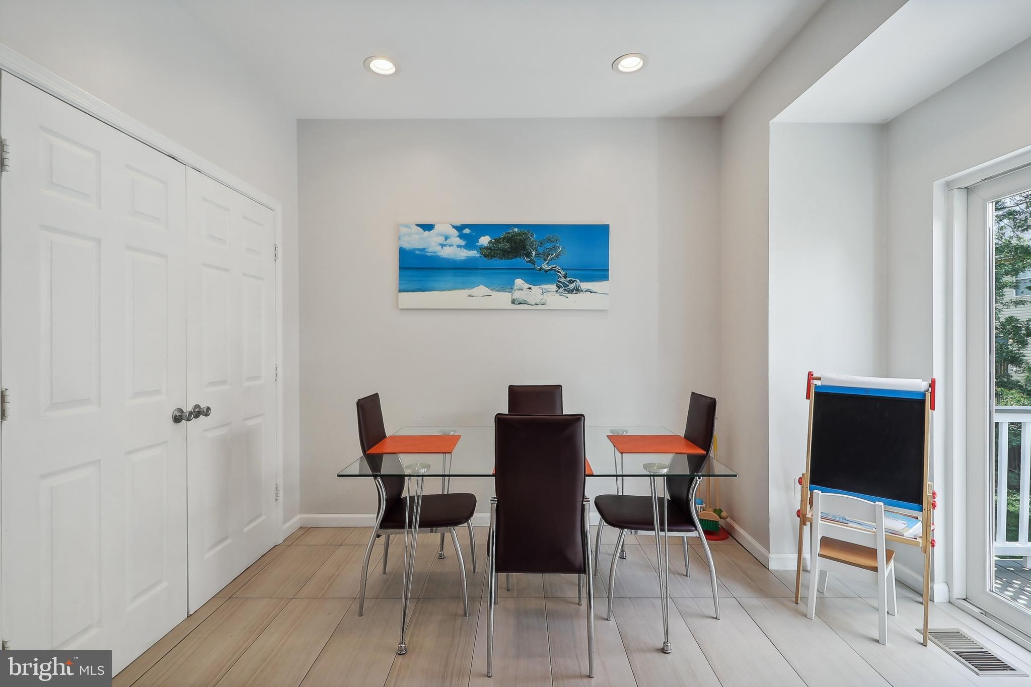 2490 Clover Field Cir
