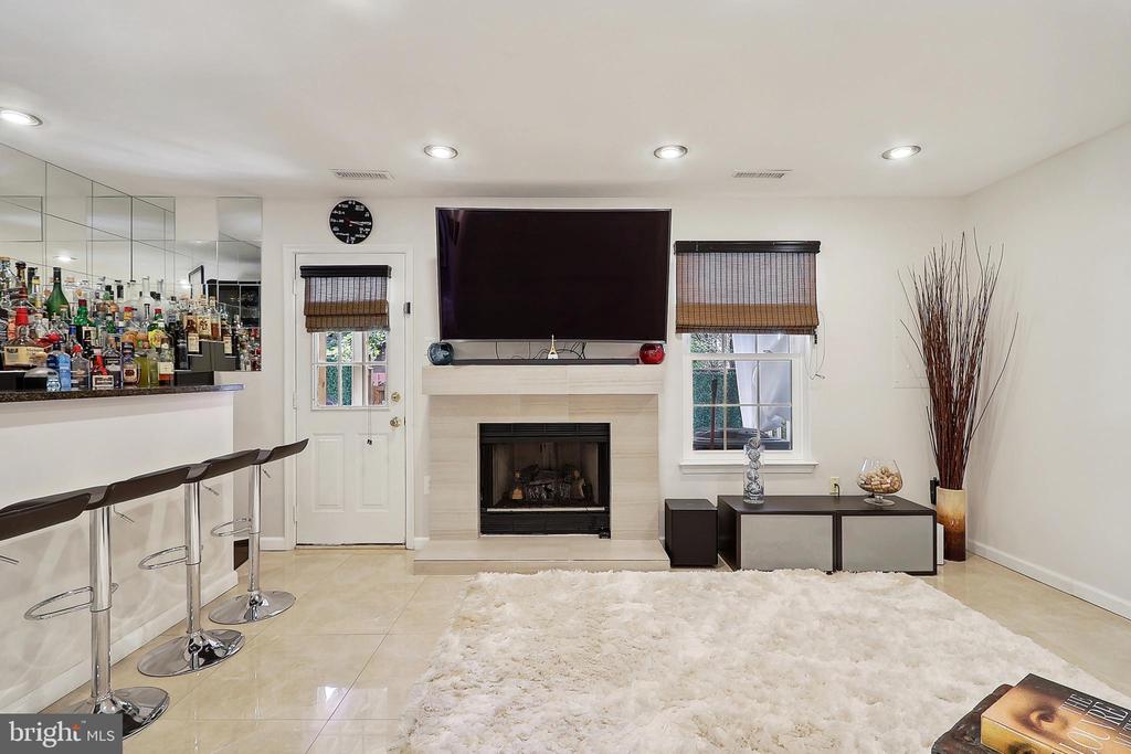 2490 Clover Field Cir