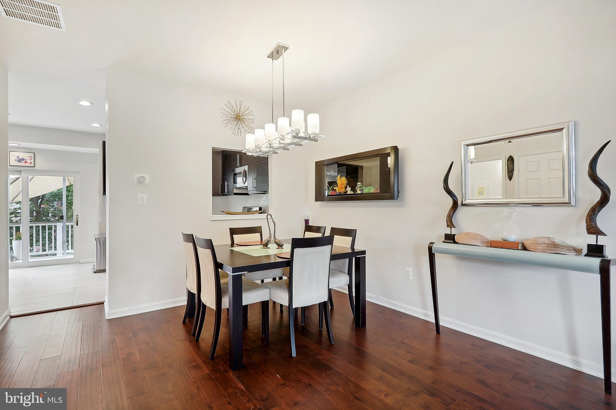 2490 Clover Field Cir