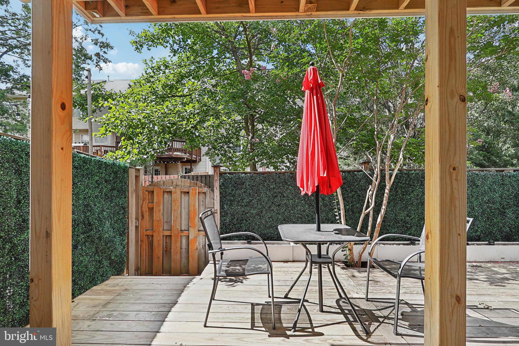 2490 Clover Field Cir