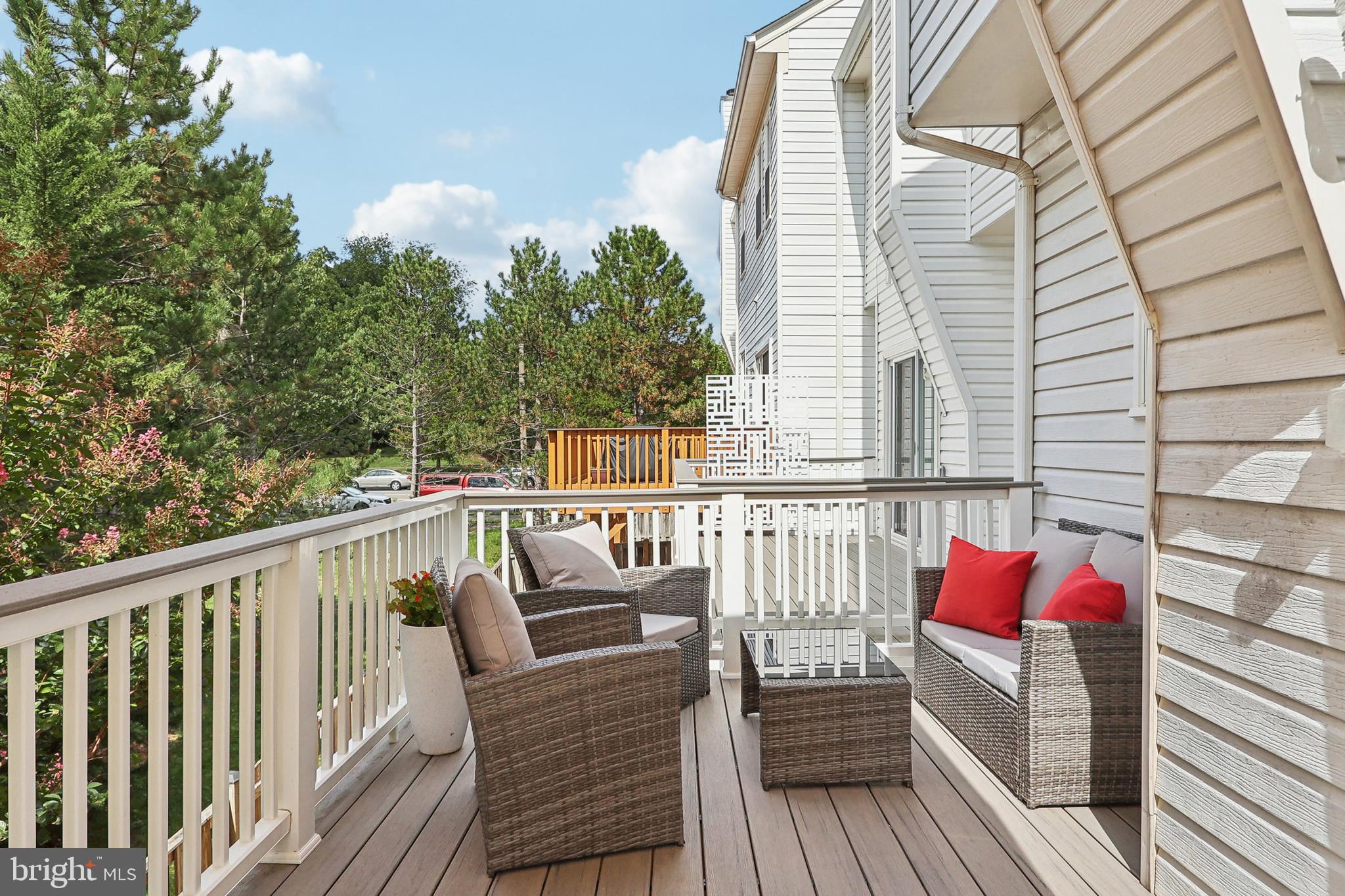 2490 Clover Field Cir