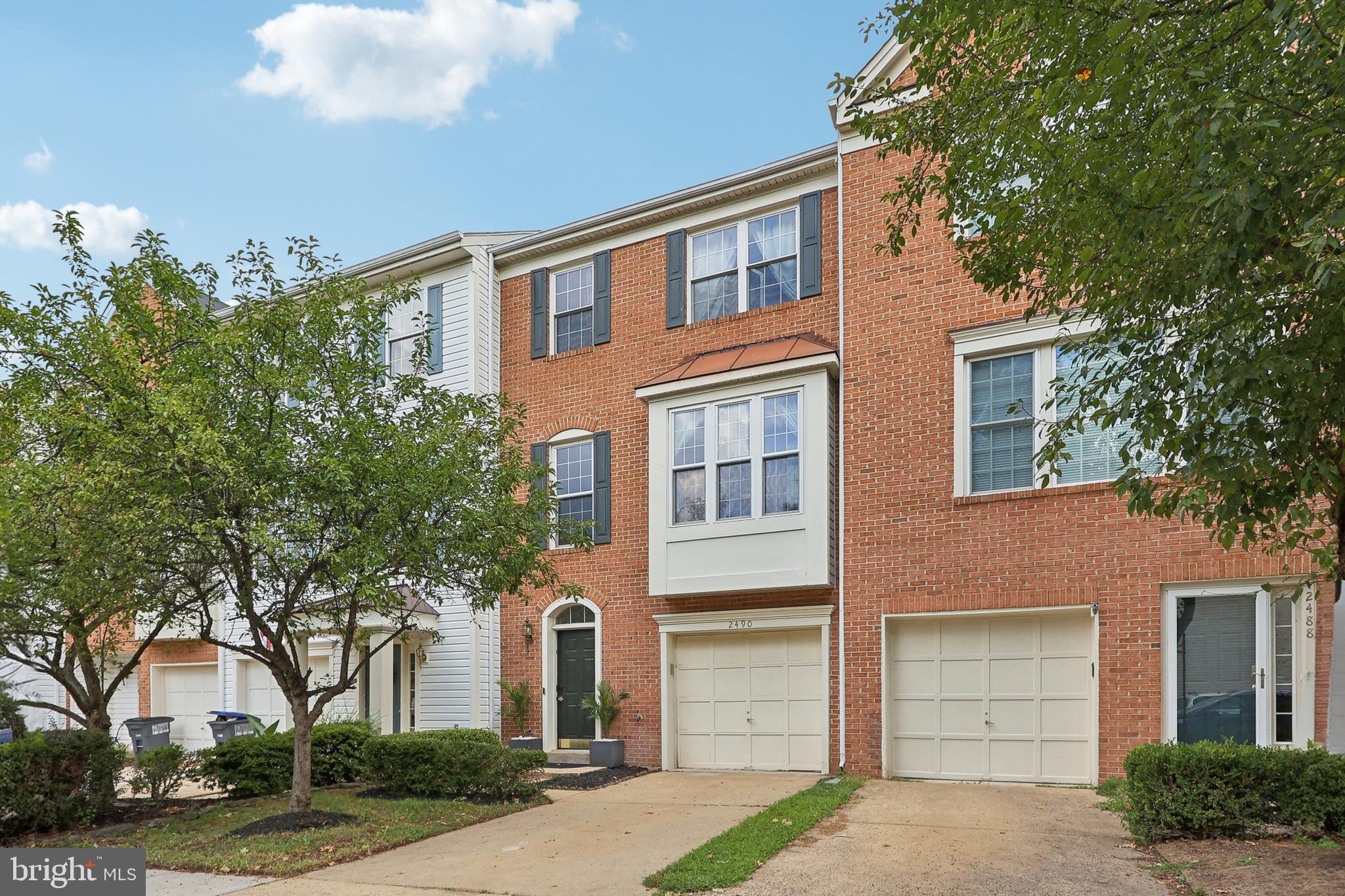 2490 Clover Field Cir
