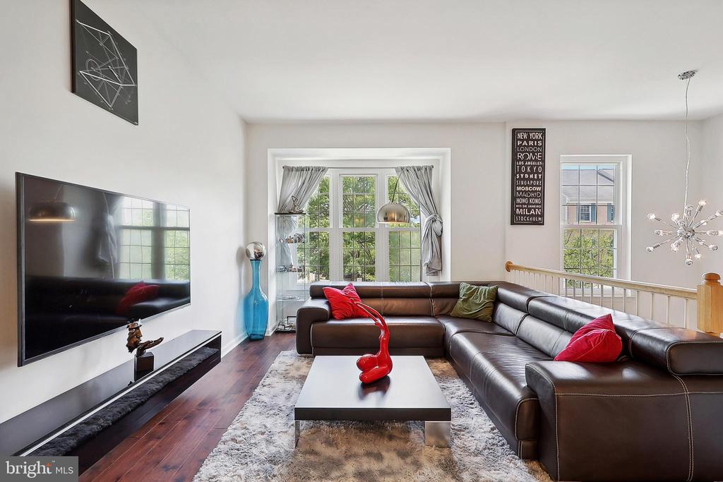 2490 Clover Field Cir