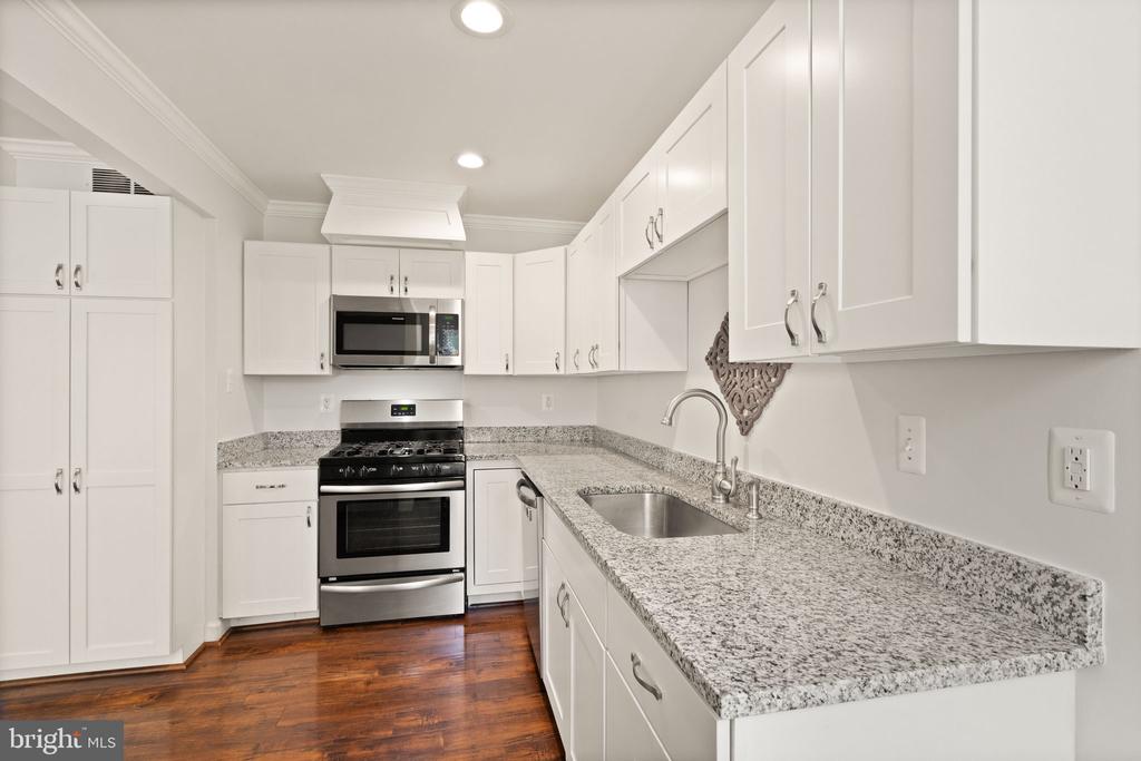 4011 Novar Dr