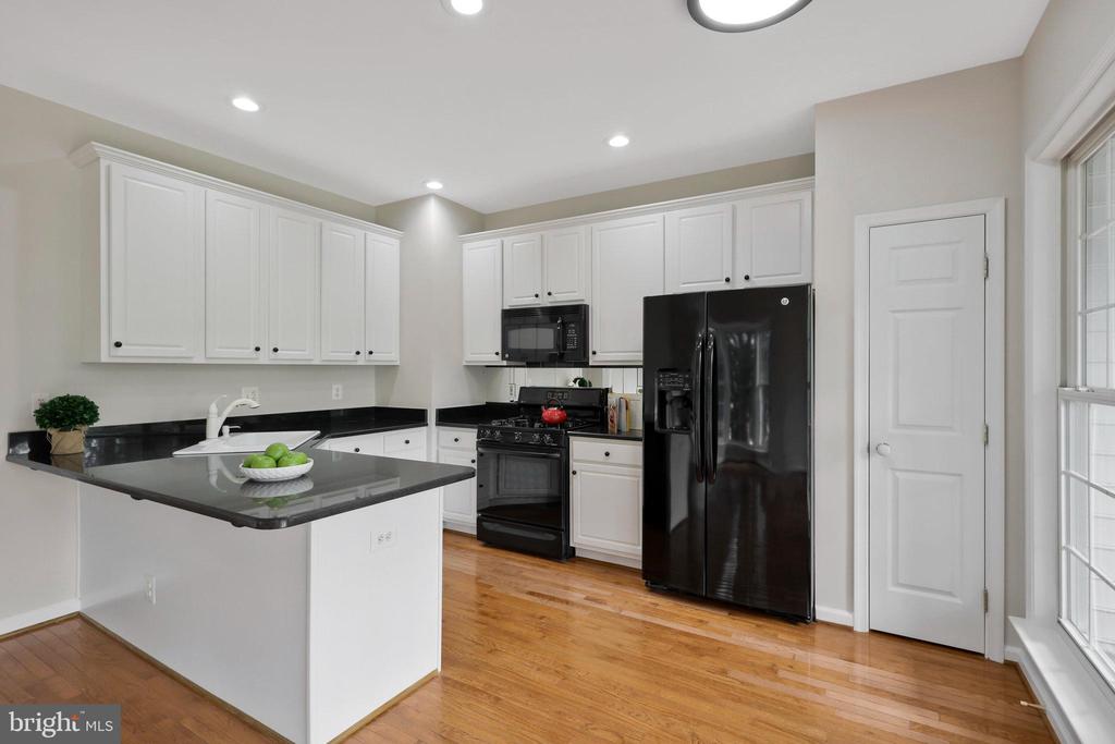 5270 KESTREL CROSSING DR