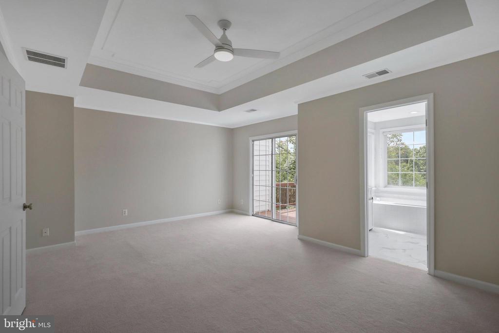 5270 KESTREL CROSSING DR