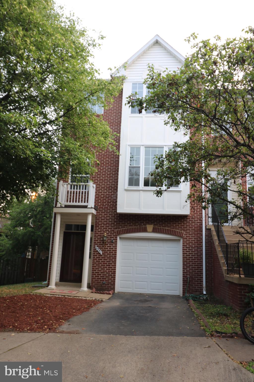 2551 JAMES MADISON CIR