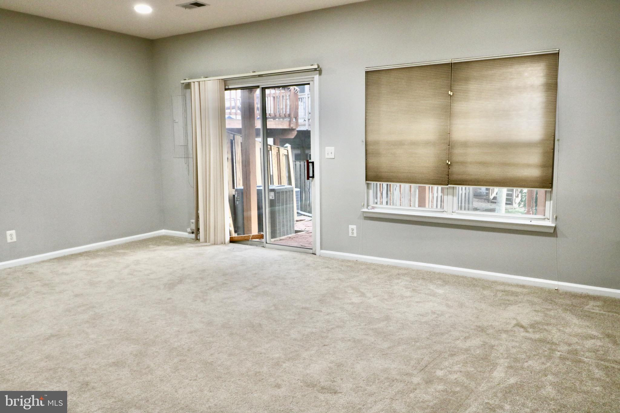 2551 JAMES MADISON CIR