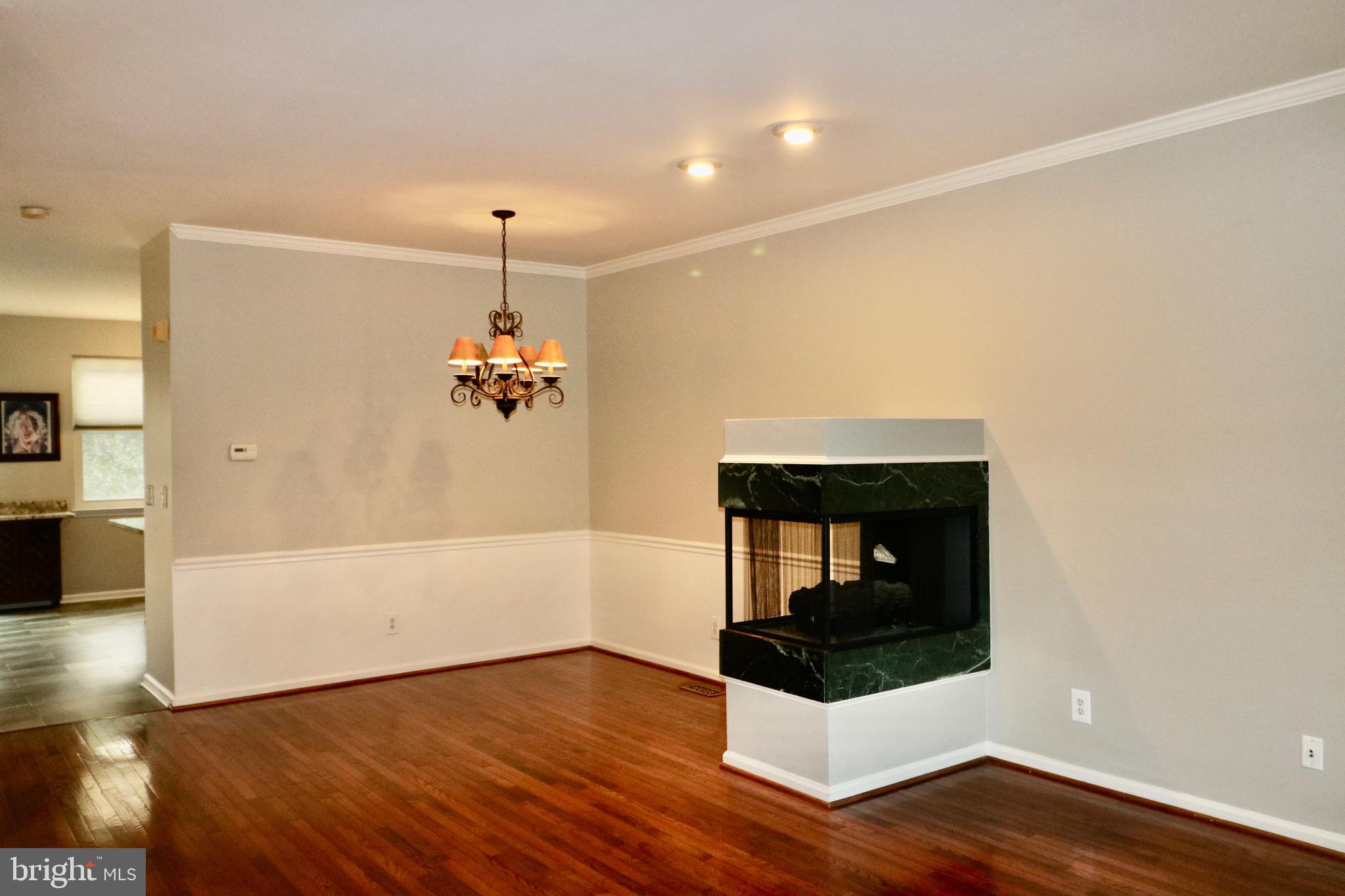 2551 JAMES MADISON CIR