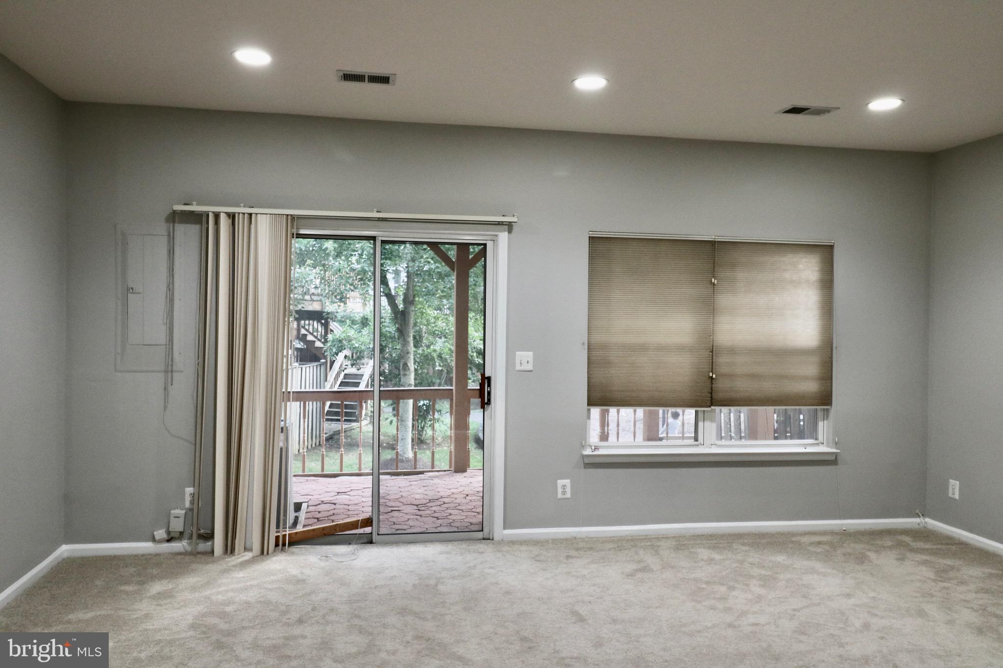 2551 JAMES MADISON CIR
