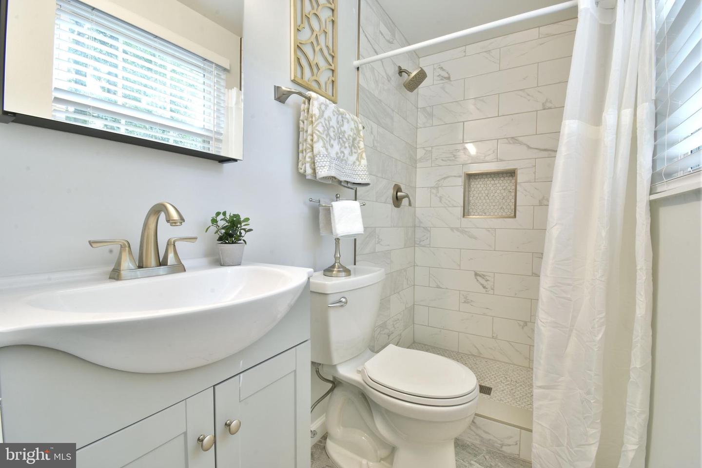 9105 Wax Myrtle Ct