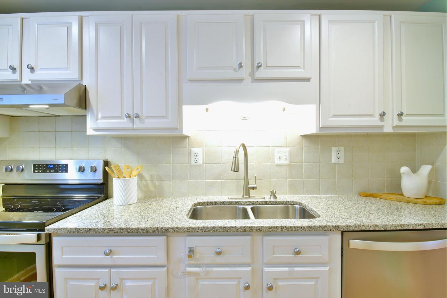 9105 Wax Myrtle Ct