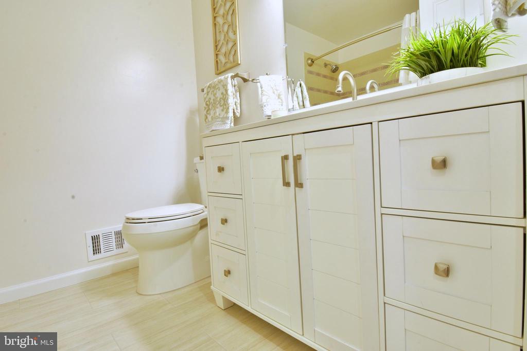 9105 Wax Myrtle Ct