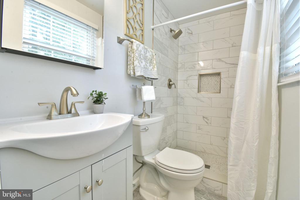 9105 Wax Myrtle Ct